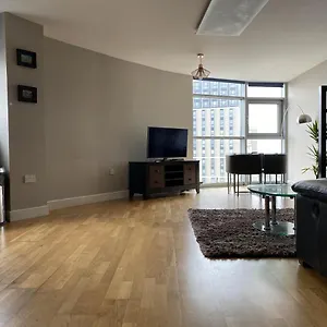 high-view-serviced-apartments.cardiffhotelswales.com/